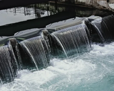 Wehr des Wasserkraftwerks am Mühlenplatz